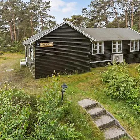 Bakketop بيت للعطل Neksø